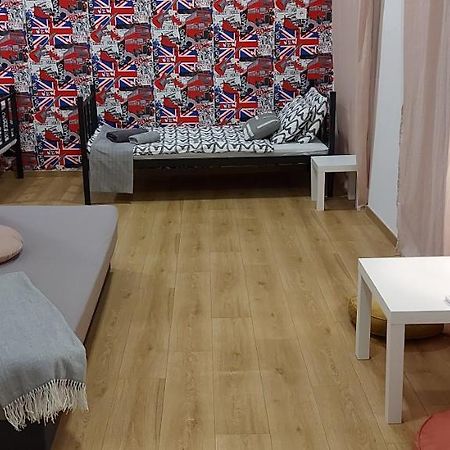 London Fog Apartment In The Party District Budapest Bagian luar foto