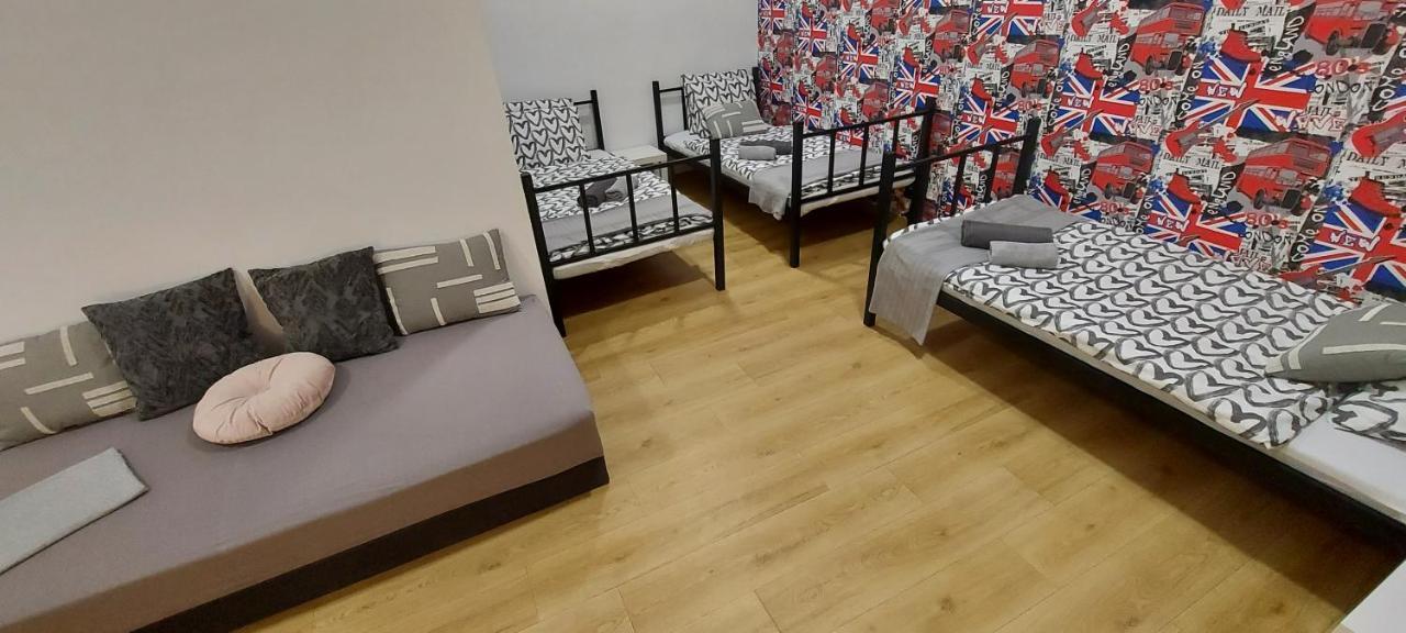 London Fog Apartment In The Party District Budapest Bagian luar foto